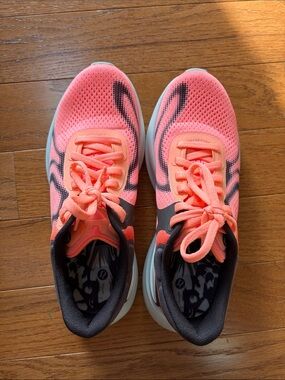 Lululemon Beyondfeel running shoe